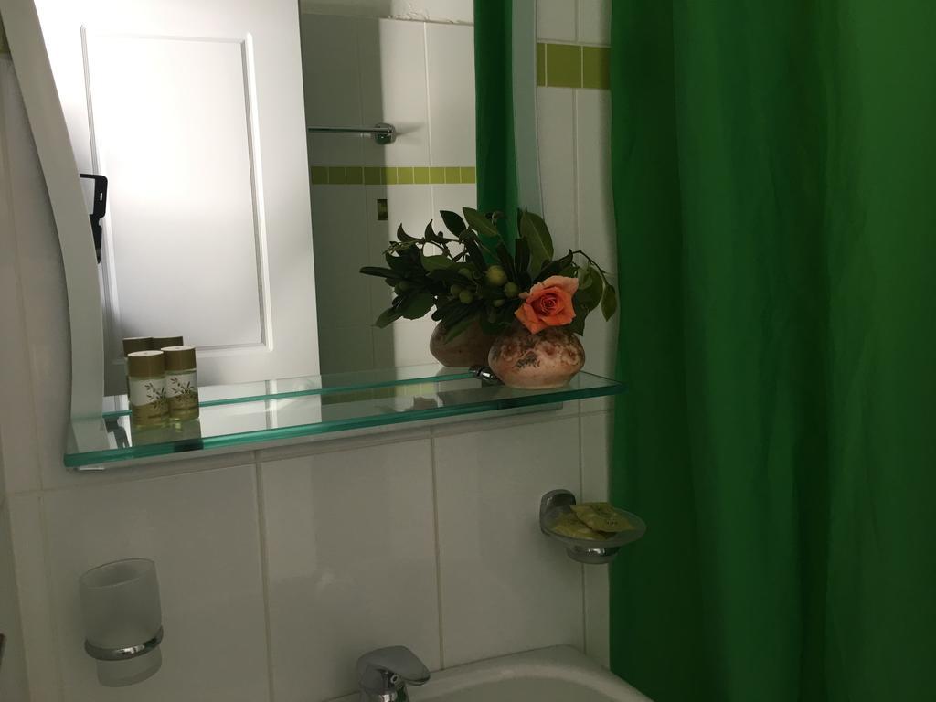 Maistrali Studios Batsíon Exteriör bild
